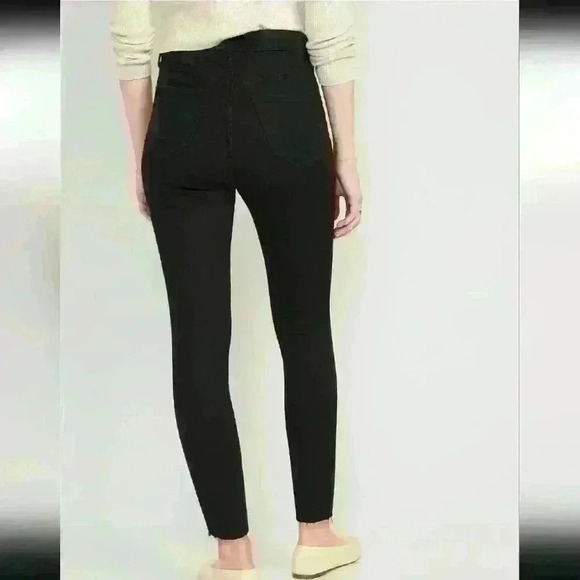 OLD NAVY | Women's High-Waisted Rockstar 360  Stretch Super Skinny Jeans - Picture 2 of 8